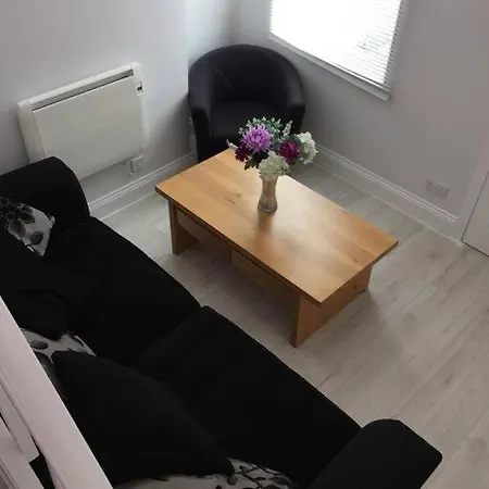 Falmouth House 3 Bedrooms 5 Beds Workstays Uk