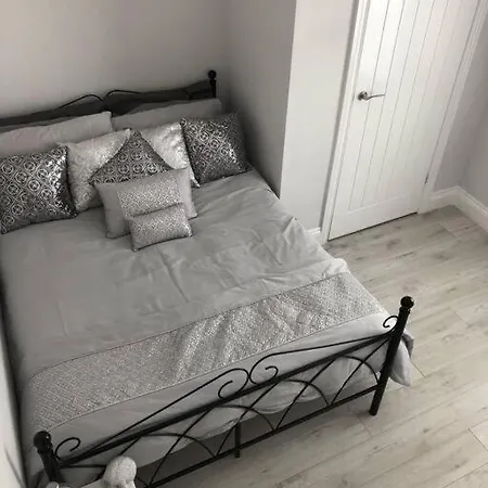 Falmouth House 3 Bedrooms 5 Beds Workstays Uk 펜션 *